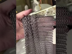 Migliora il tuo spazio con una maglia metallica resistente. Guarda come è fatta!